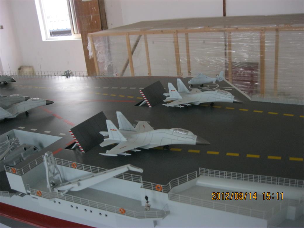 西青区辽宁舰模型